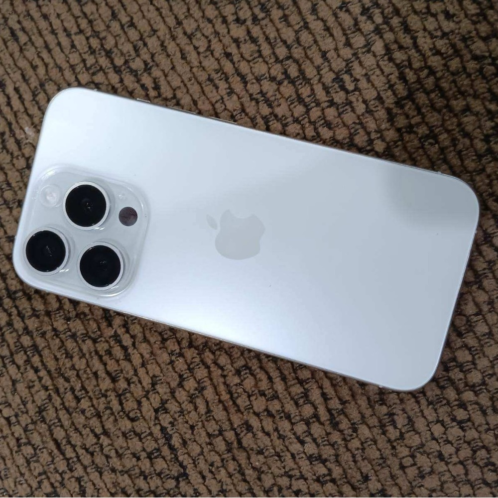 IPHONE 15 PRO $800 OBO